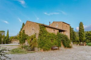 Laruga Yoga - Ashtanga Yoga Retreat - Tuscany Italy